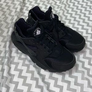 Black Huaraches